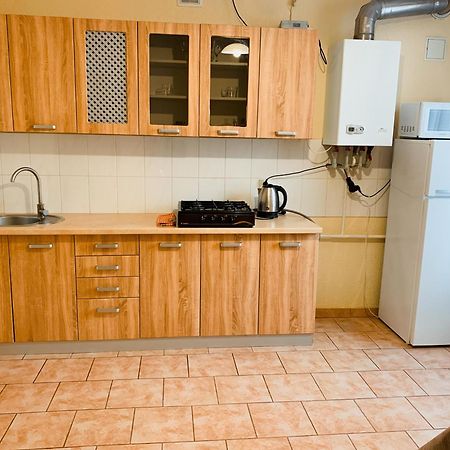 Apartments Domovik Мостова 5 Кв 38 Mukacheve Bagian luar foto