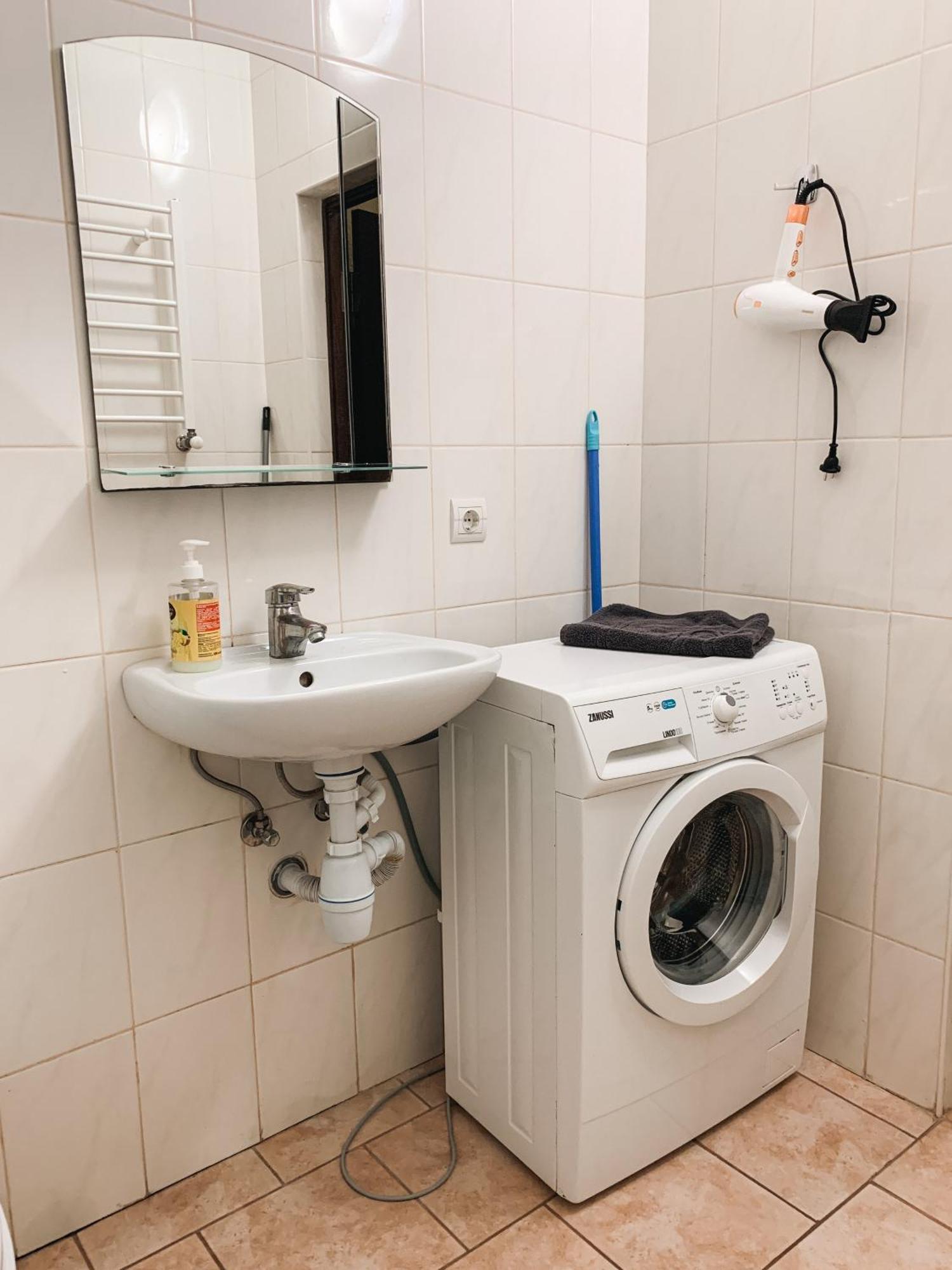Apartments Domovik Мостова 5 Кв 38 Mukacheve Bagian luar foto